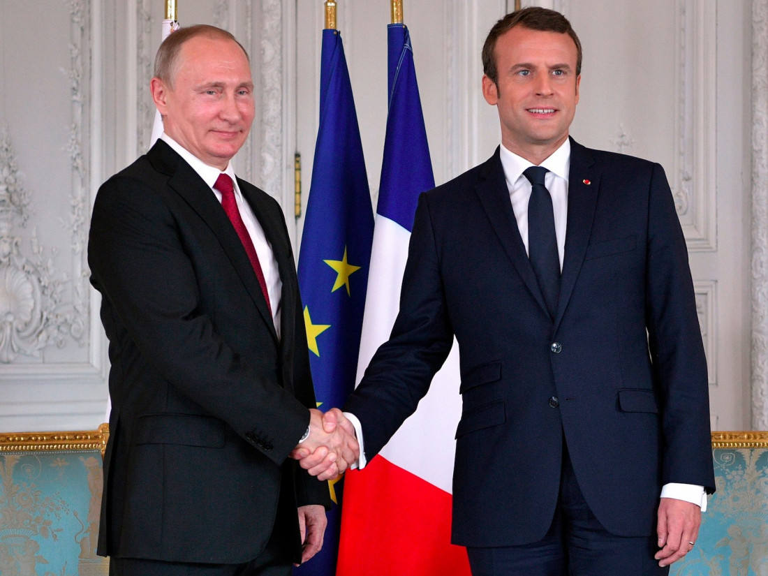 Macron, crítico con Putin en un intenso primer encuentro