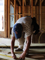 Recomiendan subir los niveles de exigencia para la construcción de viviendas con madera estructural