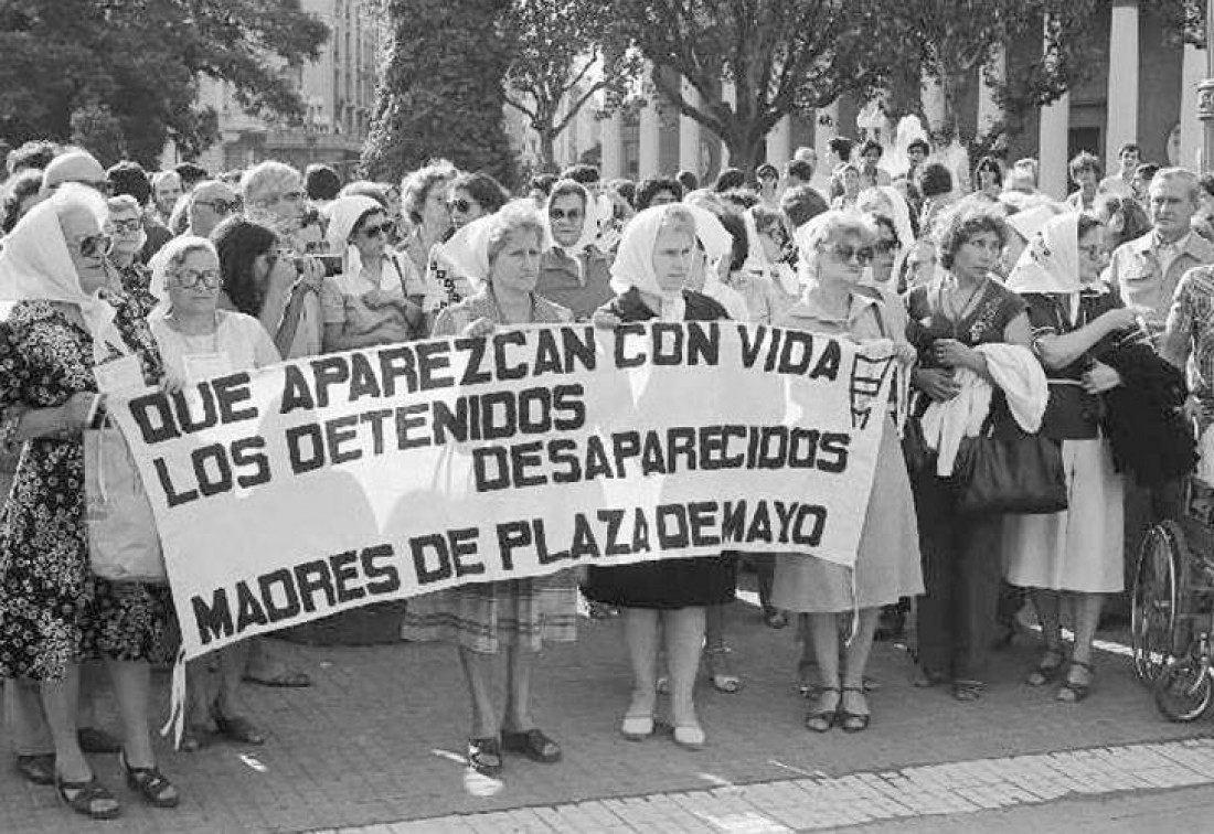 1800 jueves en la plaza