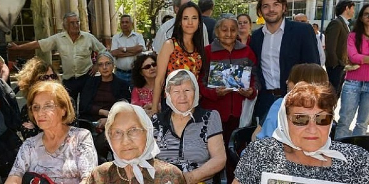 En Mendoza homenajearon a las Madres de plaza de Mayo