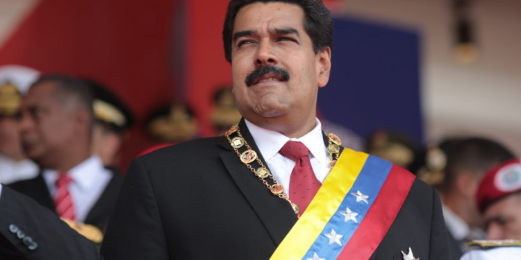 Maduro fue agredido y abucheado tras un desfile militar