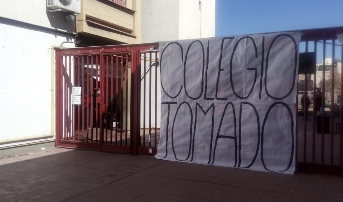 Secundarios en acción: estudiantes de colegios de la UNCUYO tomaron el Magisterio