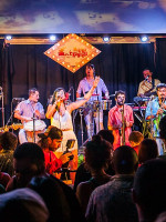 Mákina Kandela: explosión energética al ritmo de la cumbia 