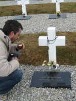 Comenzó la identificación de soldados argentinos enterrados en Malvinas