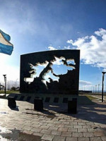 Malvinas y el estrecho vínculo de amistad entre excombatientes británicos y argentinos  