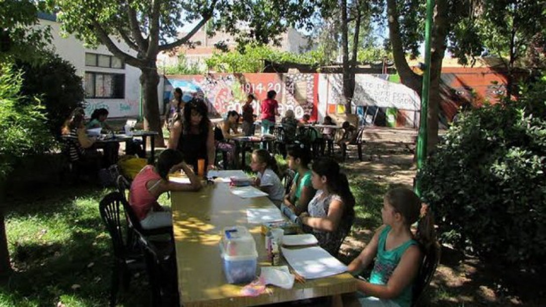 La Biblioteca Alberdi pasa un verano con "Libros al sol"