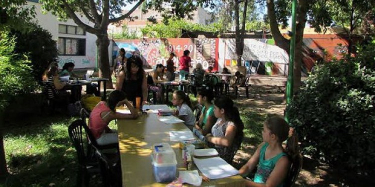 La Biblioteca Alberdi pasa un verano con "Libros al sol"