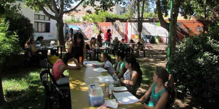 La Biblioteca Alberdi pasa un verano con "Libros al sol"