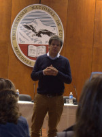 El neurólogo Facundo Manes se presentó en la Nave Universitaria