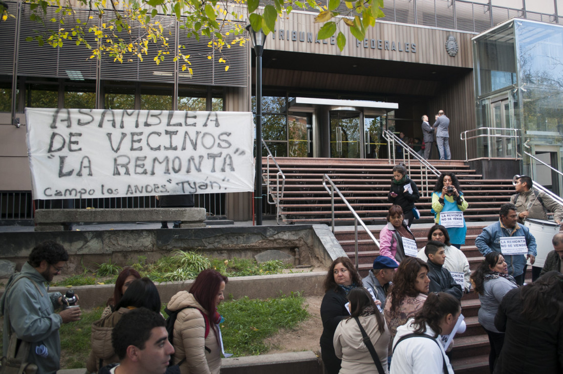 En tribunales, vecinos de La Remonta dijeron no al remate