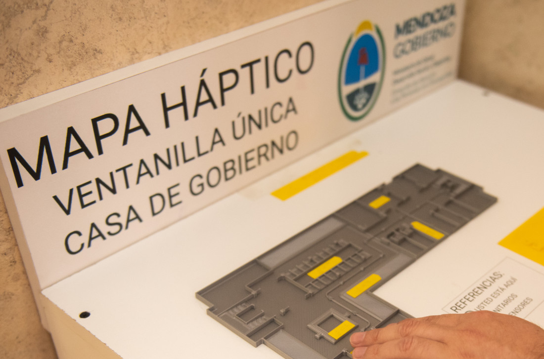 Instalaron mapas hápticos para personas con discapacidad visual en tres grandes edificios públicos