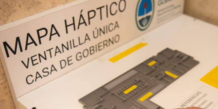 Instalaron mapas hápticos para personas con discapacidad visual en tres grandes edificios públicos