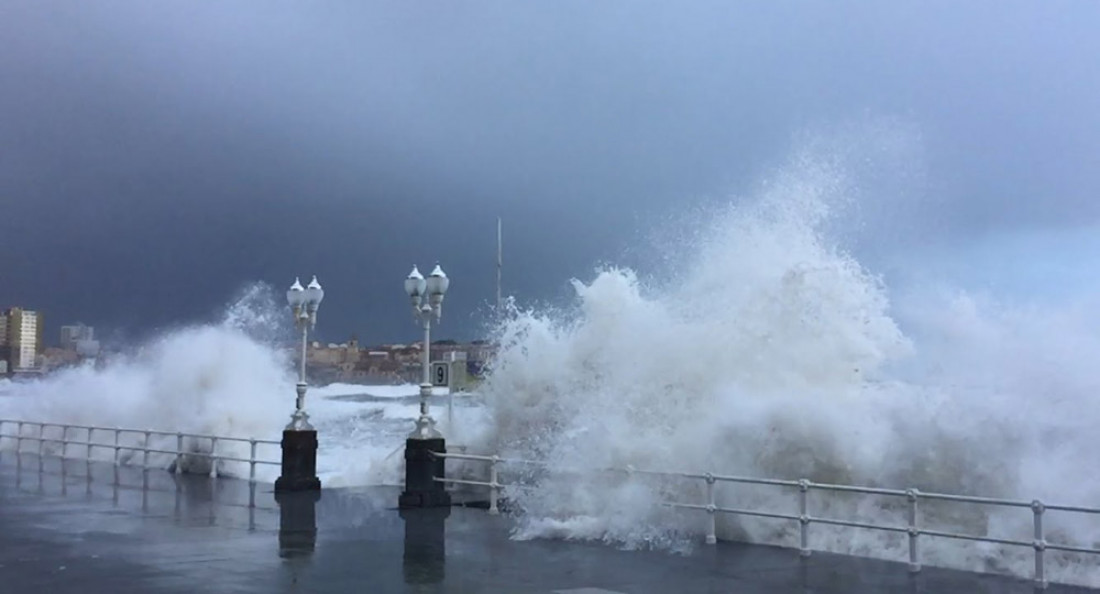 Fuerte temporal sacude Mar Del Plata