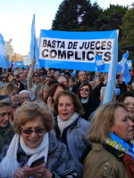 Una marcha "anticorrupción" reclamó frente a los Tribunales Federales