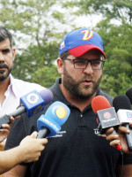 La Justicia venezolana destituyó y pidió la captura de un alcalde opositor