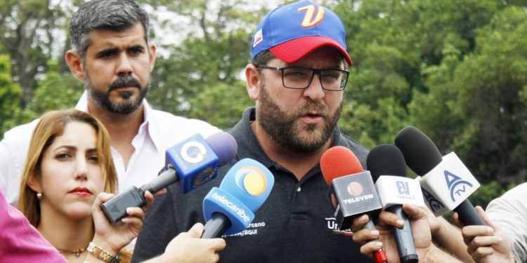 La Justicia venezolana destituyó y pidió la captura de un alcalde opositor