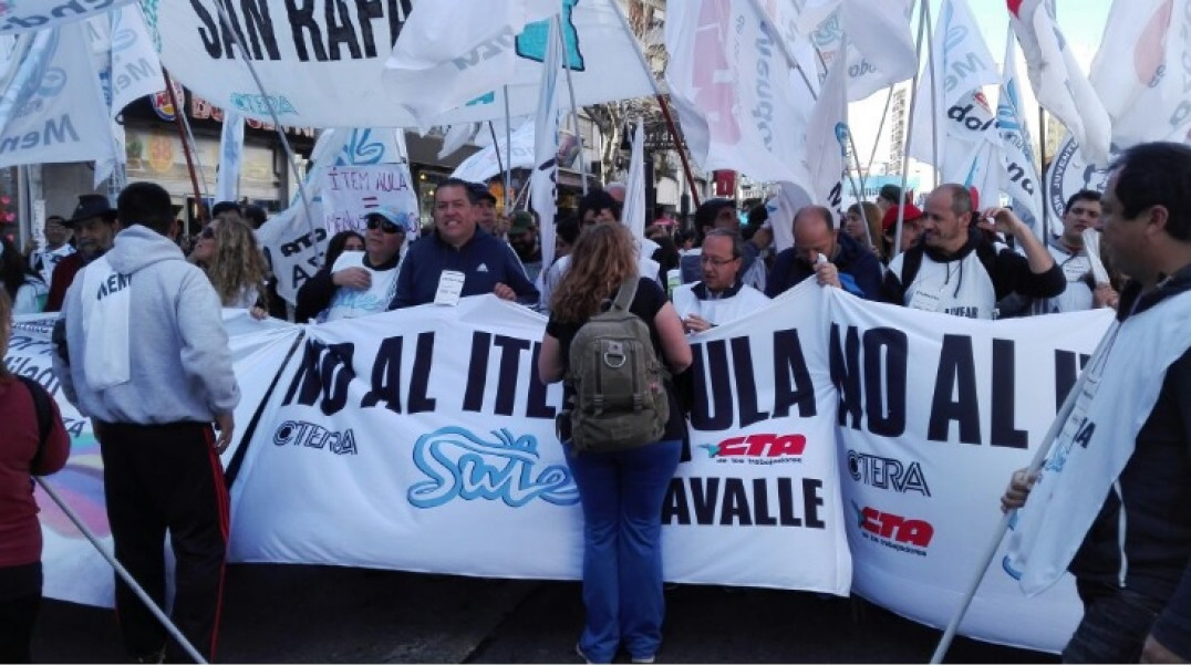 imagen Fotos: El no al ítem aula llegó a la Marcha Federal