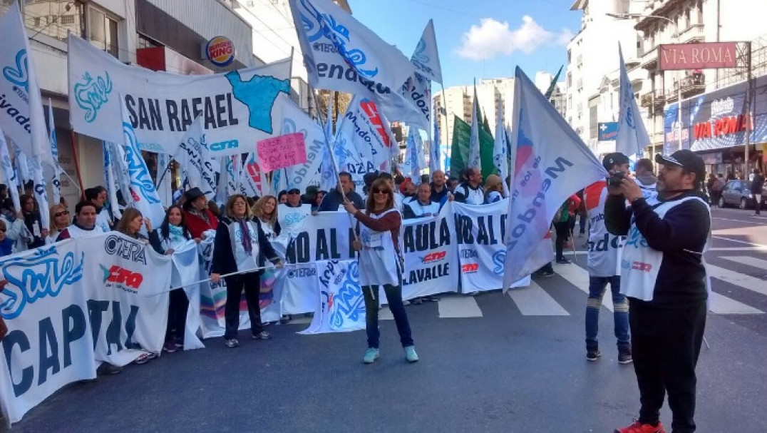 imagen Fotos: El no al ítem aula llegó a la Marcha Federal