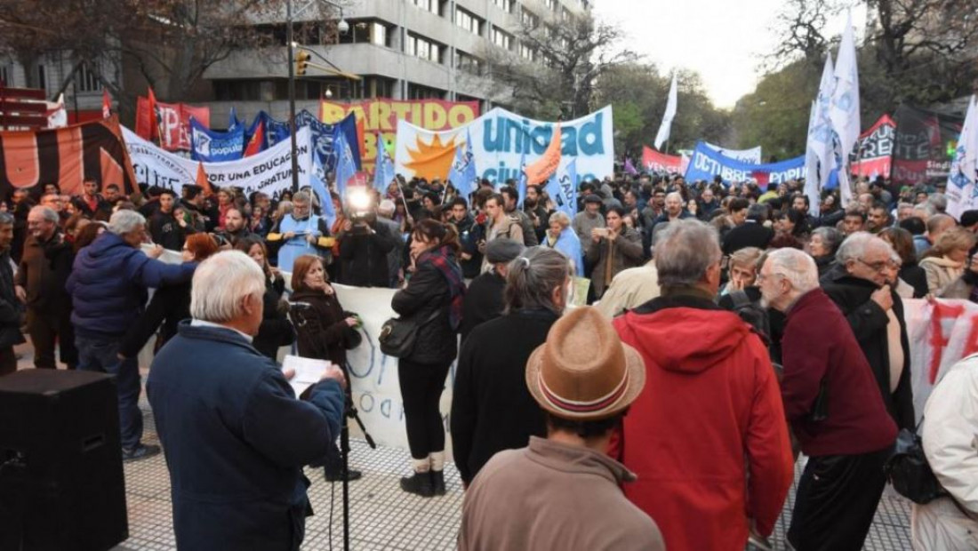 Mendoza: organizaciones sociales y políticas le dijeron "no" al decreto de Macri
