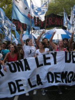 Defender la ley de medios es defender la democracia