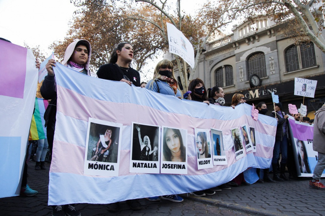 Orgullo LGBTIQ+ en Mendoza: contra los travesticidios, transfemicidios, transhomicidios 