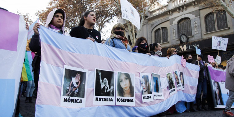 Orgullo LGBTIQ+ en Mendoza: contra los travesticidios, transfemicidios, transhomicidios 