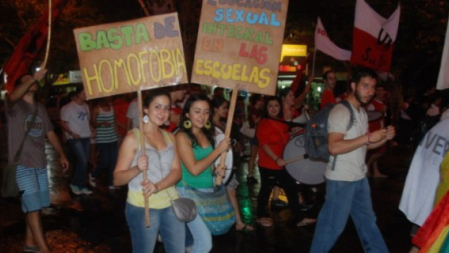 imagen "Despabílate amor, que el horror amanece"