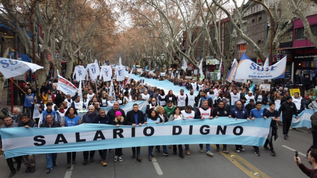 Paro de estatales: tras una jornada de marchas, el Gobierno trabaja en una nueva oferta