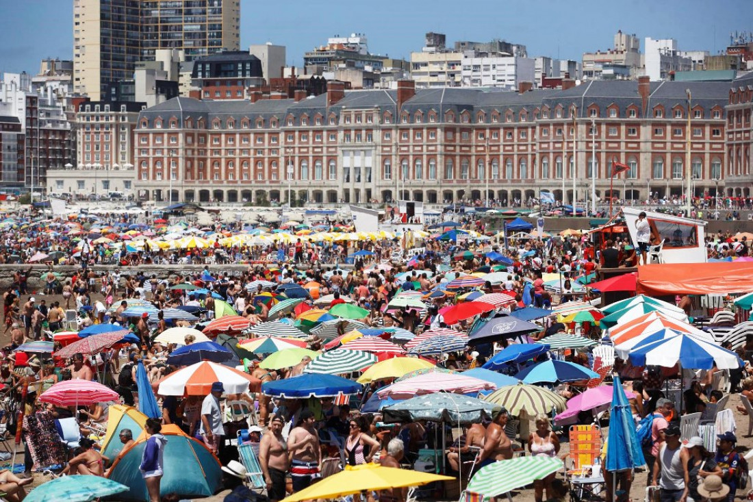 Vacacionar en la costa argentina será entre un 25% y un 30% más caro