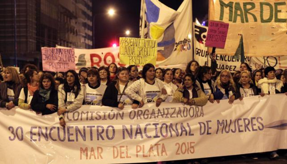 Cousinet: "En vez de hablar de igualdad, estamos peleando por la vida de las mujeres"