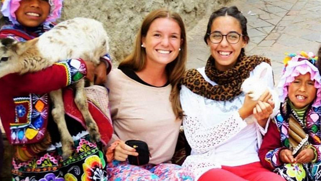 imagen El jueves llegan al país los cuerpos de las chicas asesinadas en Montañita