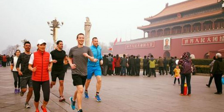 Mark Zuckerberg  planea filtrar su plataforma en el mercado chino