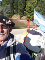Tiene 60 años y camina sin descanso hasta Alaska