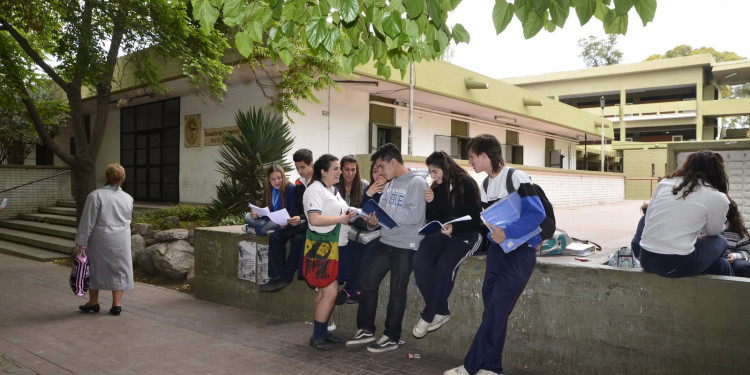 Extienden las clases hasta el 30 de noviembre en los colegios de la UNCUYO