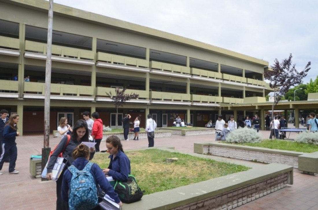 Colegios de la UNCUYO tendrán una semana más de clases para completar el calendario académico 