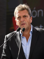 Massa anunció la ampliación de fondos y dólar diferencial para productores vitivinícolas