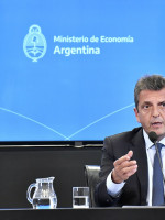 Massa anunció "proceso de recompra de deuda" por US$ 1.000 millones "en un primer paso"