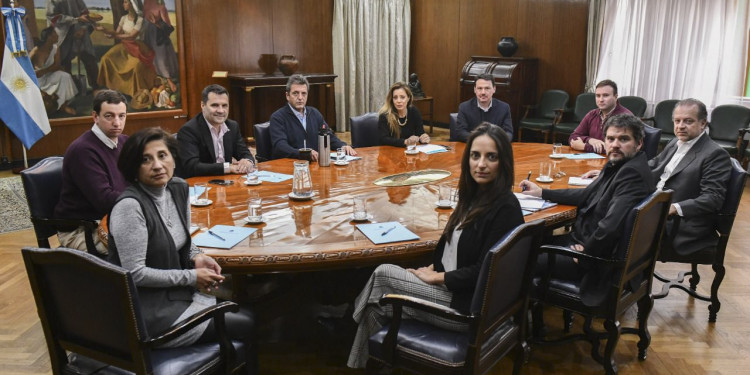 La semana de Massa: empoderado en Energía, se viene el bono para jubilados y jubiladas