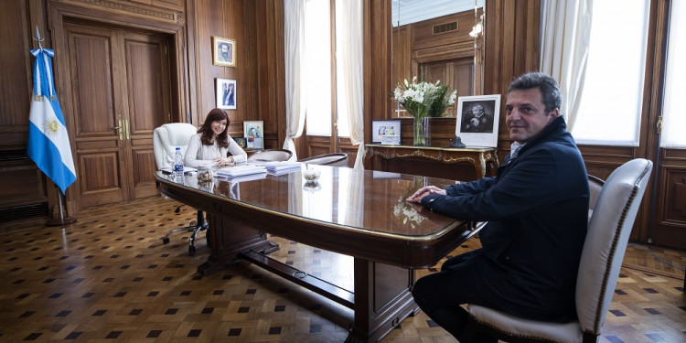 Hubo foto entre Cristina Fernández y Sergio Massa: aval antes de asumir como "superministro"
