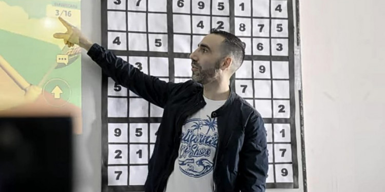 Damián Ortiz, el profe "influencer" que enseña matemáticas