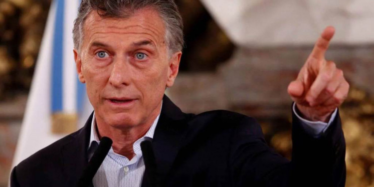 Los anuncios de Macri son "fulbito para la tribuna"