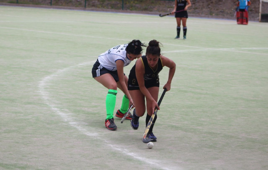 hockey femenino sobre césped: Maza venció a Universidad de San Luis