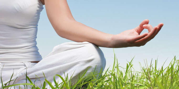 En números: una clase de Yoga, ciento de beneficios para el cuerpo