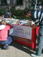 "Mendoza Lee", una página en Facebook para comprar libros 
