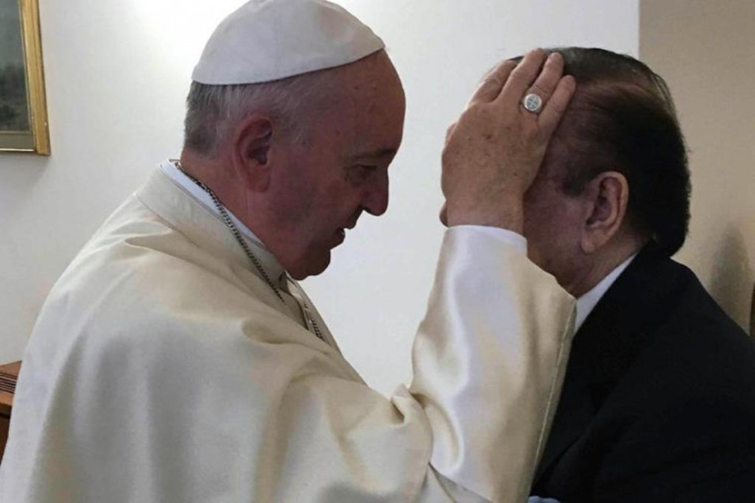 Menem visitó al Papa y pidió "esperar" a Macri