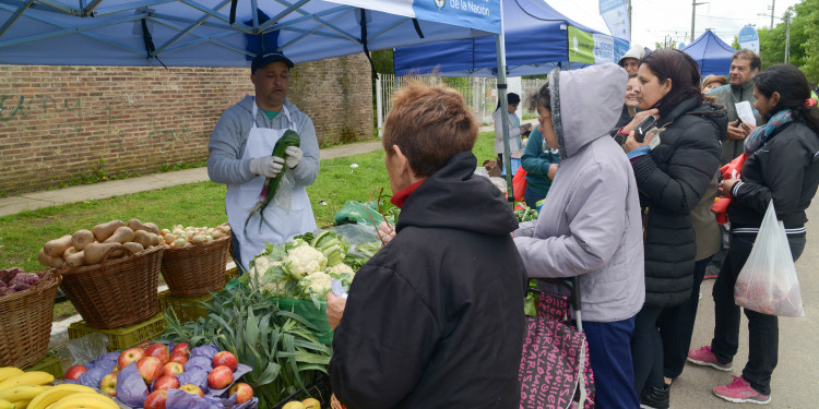 El Mercado en tu Barrio estará hoy en Las Heras y en Rivadavia