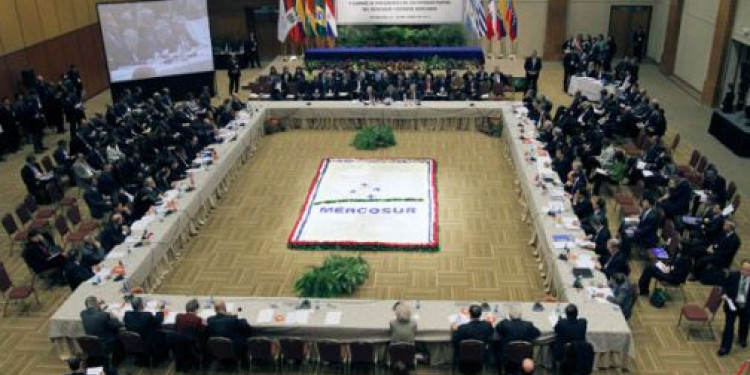Venezuela ingresó al Mercosur y suspenden a Paraguay