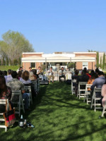 Brindis de primavera y música en Luján