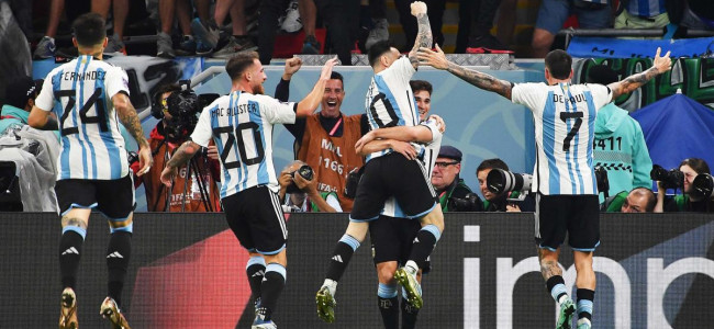 Corazón al límite: Argentina pasó a cuartos con buen fútbol pero sufrió hasta el tiro del final
