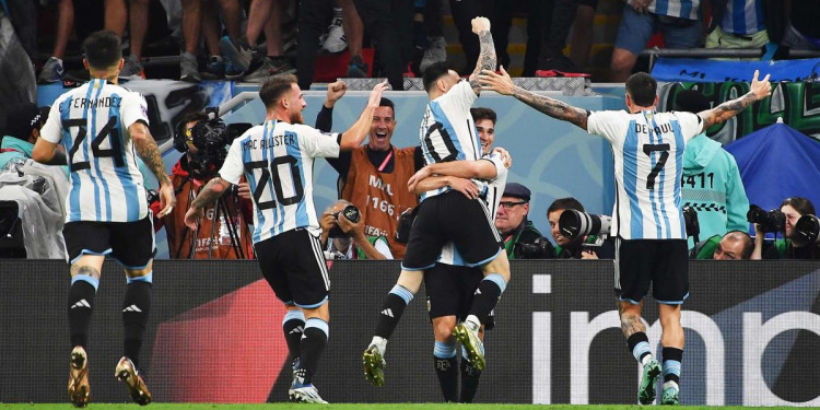 Corazón al límite: Argentina pasó a cuartos con buen fútbol pero sufrió hasta el tiro del final